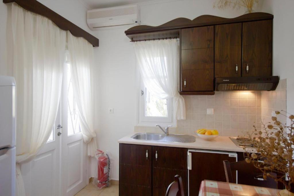 Apartments With View Adamantas  Екстериор снимка